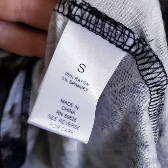 Logo Gray and Black Tie Dye Long Sleeve Tunic with Pockets - Picture 6 of 7